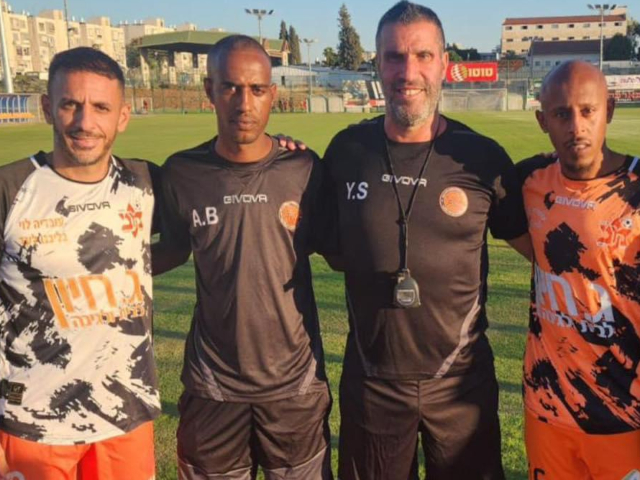 כל הנוכחים בתמונה - לא נמצאים בקבוצה (מדיה קריית מלאכי)